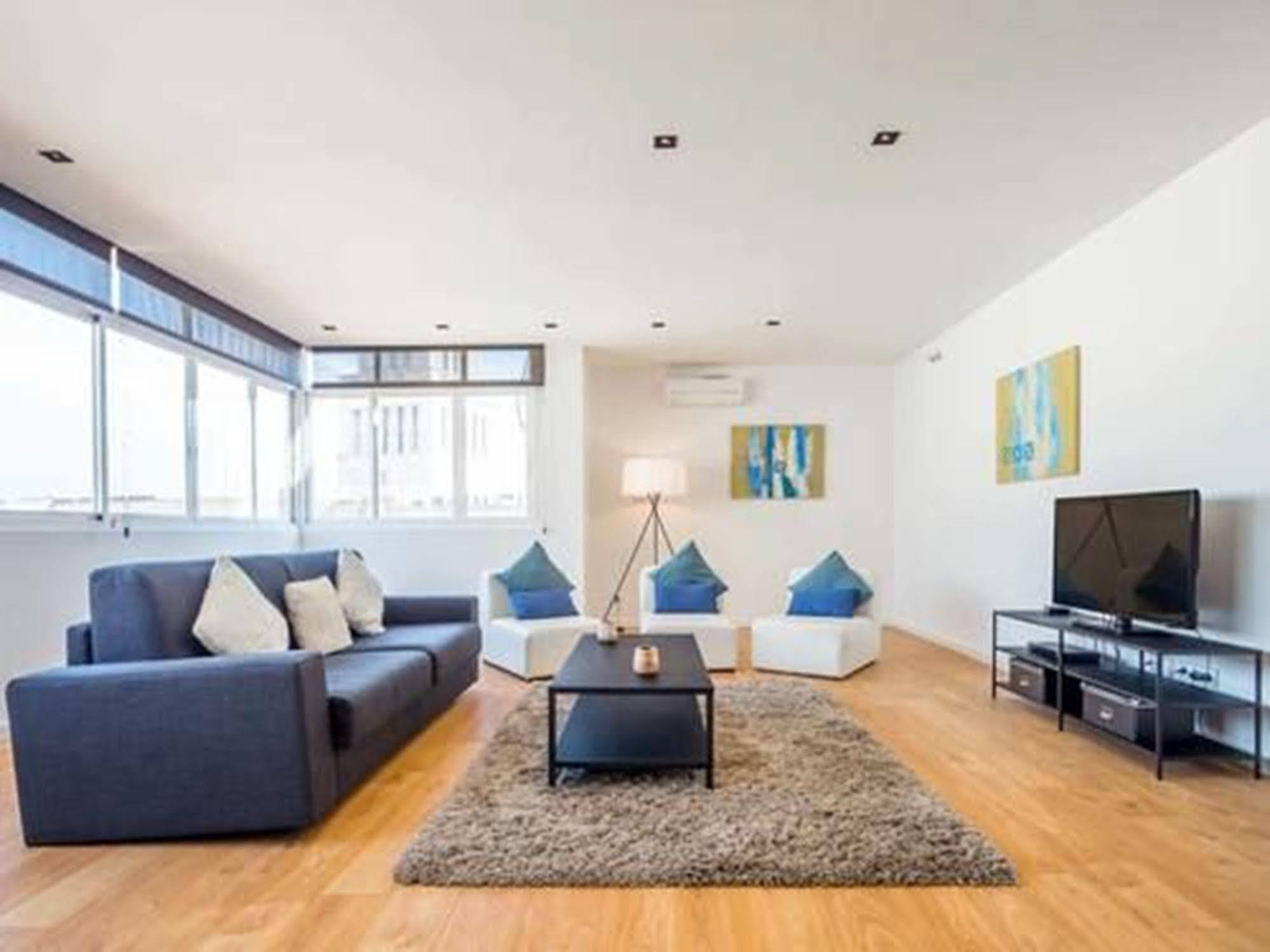 Rent Top Apartments Near Plaza De Catalunya Barcelona Bagian luar foto