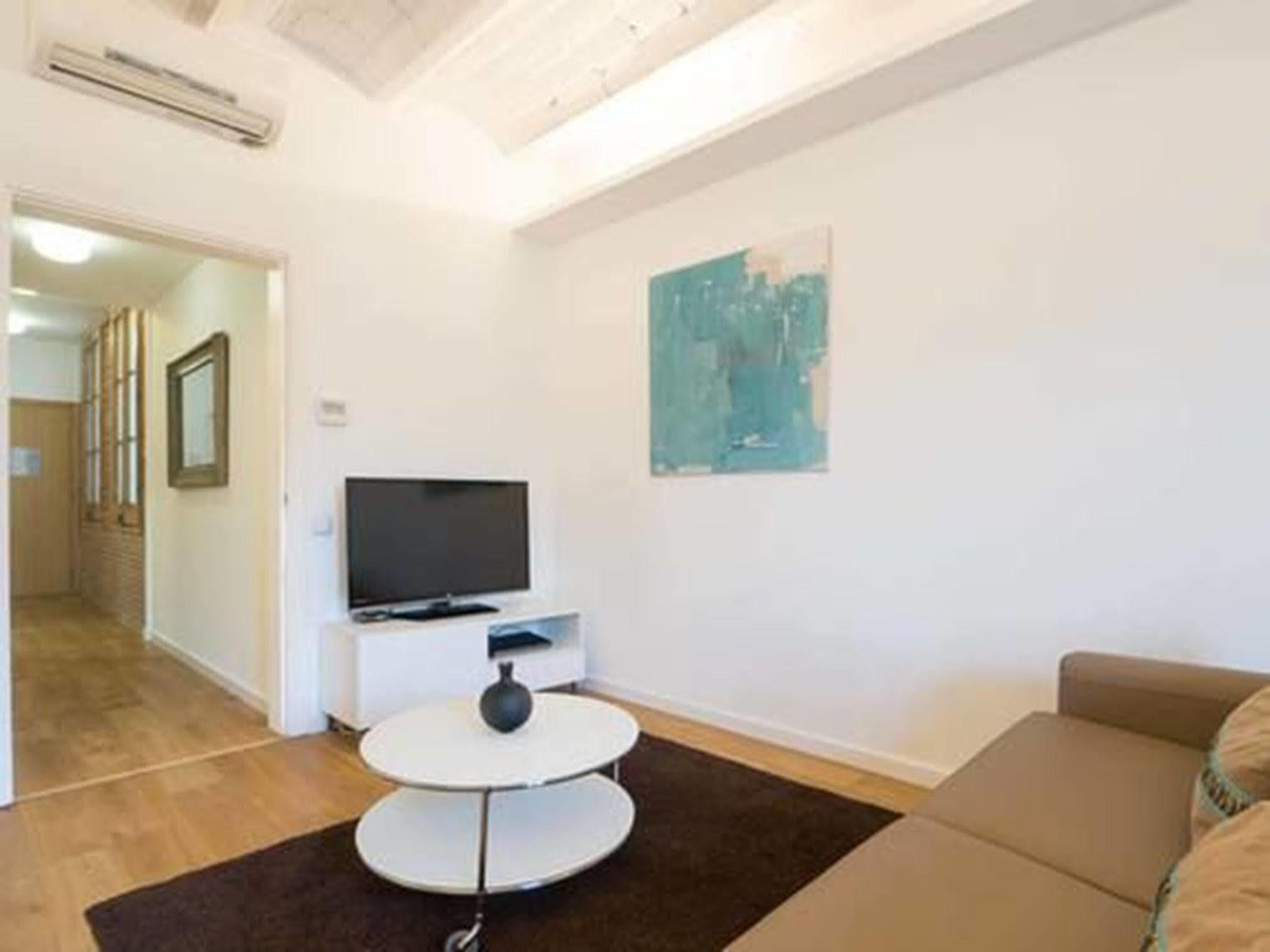 Rent Top Apartments Near Plaza De Catalunya Barcelona Bagian luar foto