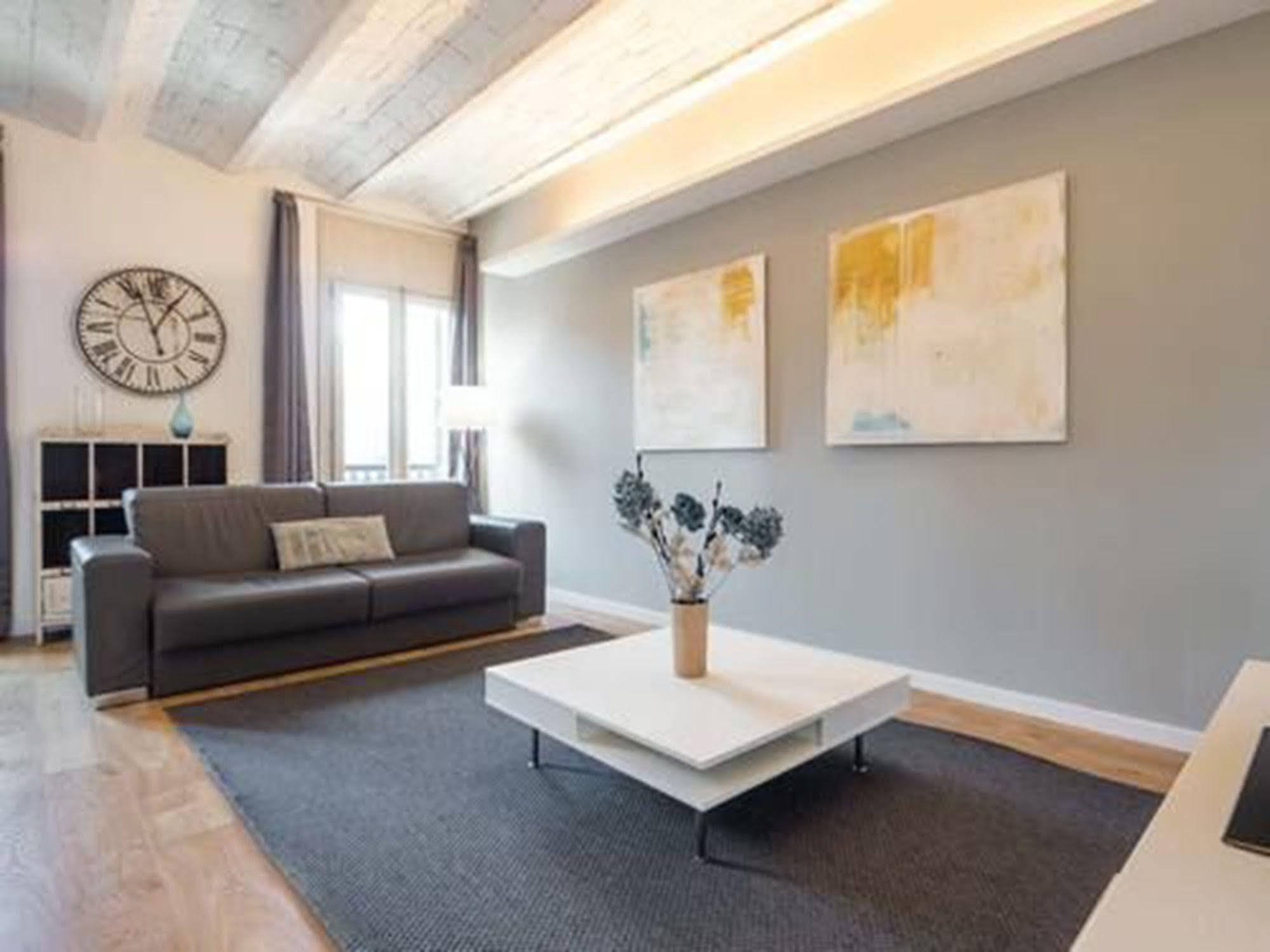 Rent Top Apartments Near Plaza De Catalunya Barcelona Bagian luar foto