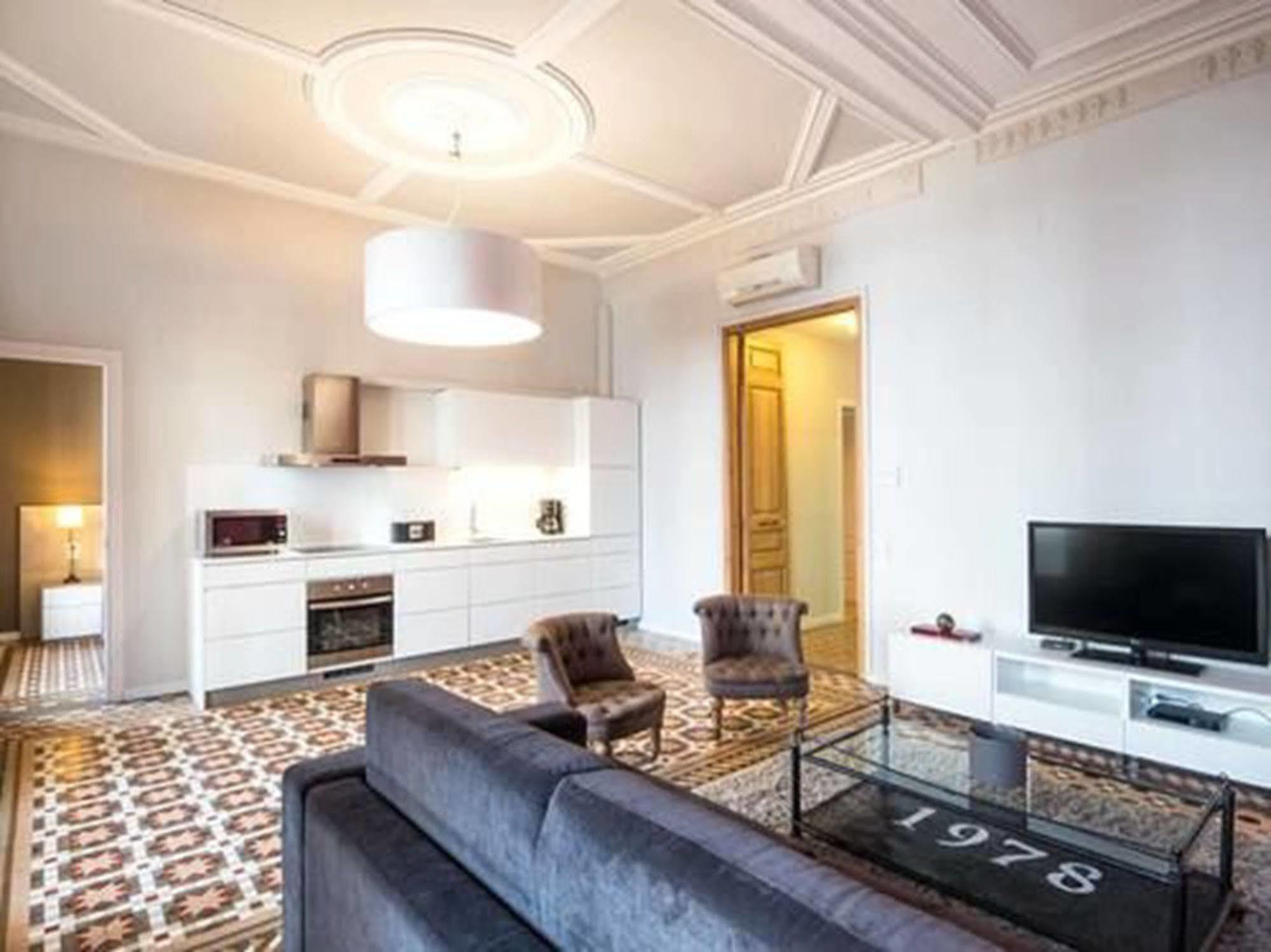Rent Top Apartments Near Plaza De Catalunya Barcelona Bagian luar foto