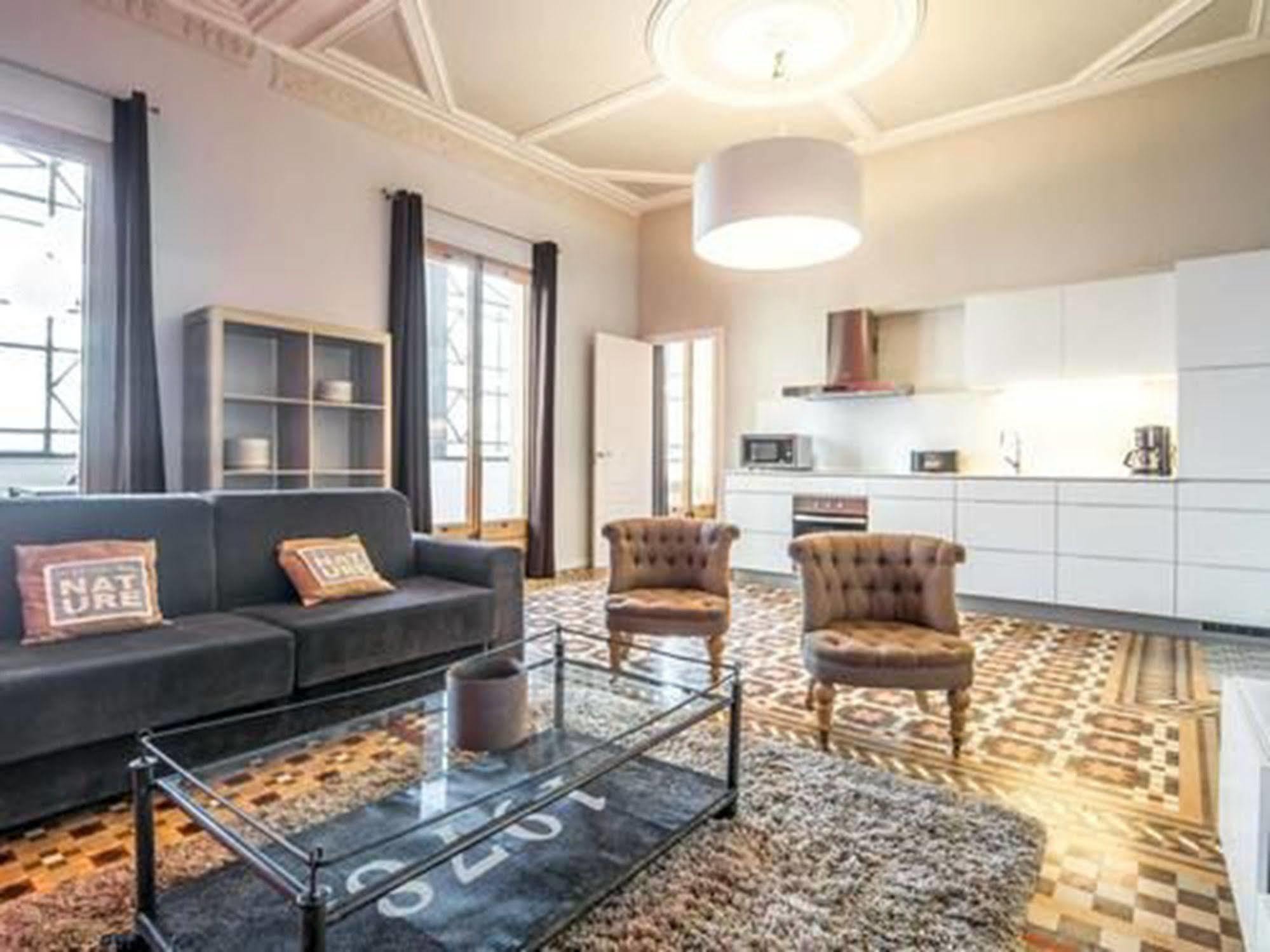 Rent Top Apartments Near Plaza De Catalunya Barcelona Bagian luar foto
